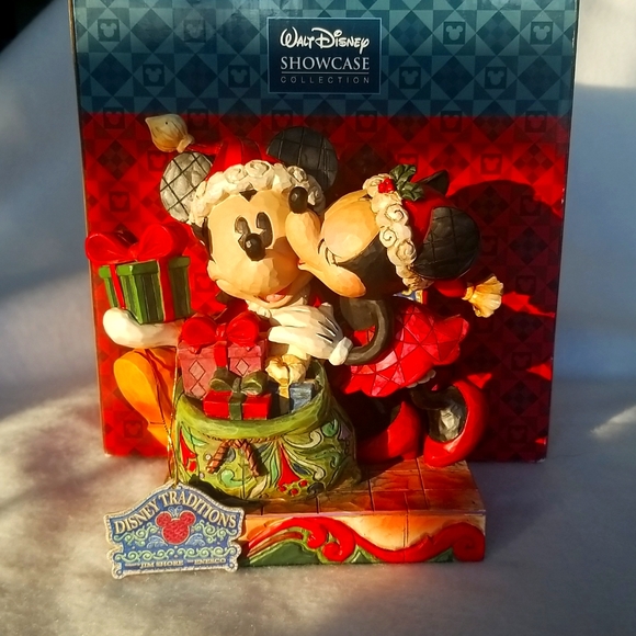 Jim Shore Other - Jim Shore Disney Traditions " A Christmas Kiss."